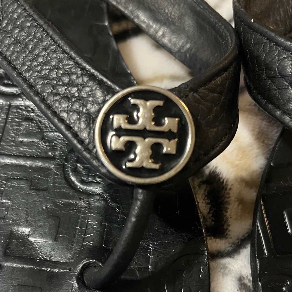 Tory Burch Black Leather Flip Sandals, 7M - Picture 2 of 10